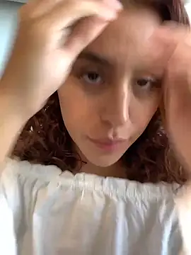 Snapshot of Katee_Jones chatting on December 6, 5:55 pm Katee Jones online show from December 6, 5:55 pm