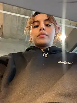 Snapshot of Katee_Jones chatting on January 8, 10:37 pm Katee Jones online show from January 8, 10:37 pm