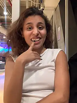 Snapshot of Katee_Jones chatting on January 15, 1:34 am Katee Jones online show from January 15, 1:34 am