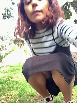 Snapshot of Katee_Jones chatting on January 29, 8:14 pm Katee Jones online show from January 29, 8:14 pm