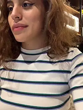 Snapshot of Katee_Jones chatting on January 29, 11:46 pm Katee Jones online show from January 29, 11:46 pm