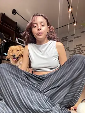 Snapshot of Katee_Jones chatting on February 19, 8:41 pm Katee Jones online show from February 19, 8:41 pm