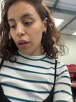 Snapshot of Katee_Jones chatting on February 28, 7:14 pm Katee Jones online show from February 28, 7:14 pm