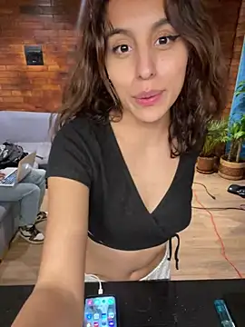 Snapshot of Katee_Jones chatting on March 2, 1:26 am Katee Jones online show from March 2, 1:26 am