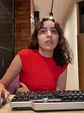 Snapshot of Katee_Jones chatting on March 16, 1:38 am Katee Jones online show from March 16, 1:38 am