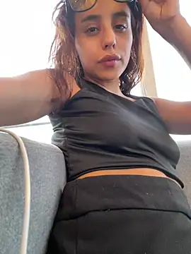 Snapshot of Katee_Jones chatting on March 21, 11:01 pm Katee Jones online show from March 21, 11:01 pm