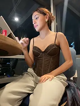 Snapshot of Katee_Jones chatting on September 19, 11:38 pm Katee Jones online show from September 19, 11:38 pm