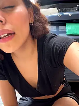 Snapshot of Katee_Jones chatting on October 4, 7:45 pm Katee Jones online show from October 4, 7:45 pm