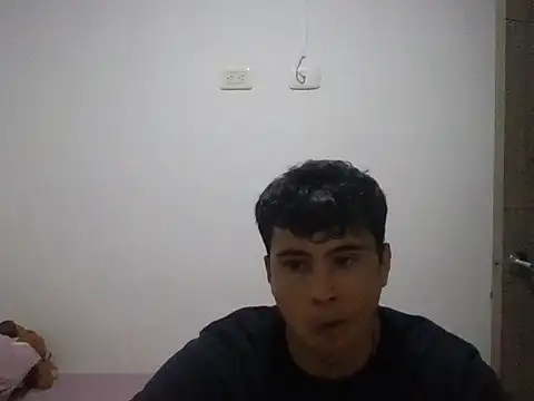 Snapshot of ema299999 chatting on December 5, 12:52 am ema299999 online show from December 5, 12:52 am