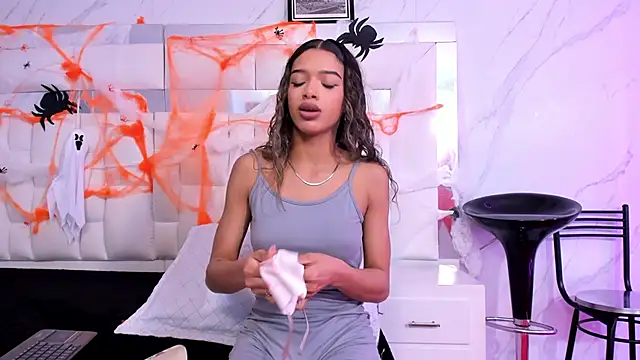 BritneyCollins online show from October 13, 2:28 pm