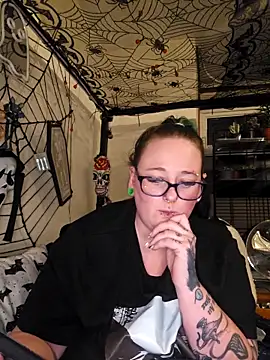 Snapshot of Bunny_Cummings chatting on November 9, 10:41 pm Bunny Cummings online show from November 9, 10:41 pm