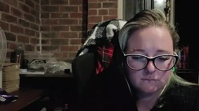 Bunny Cummings online show from May 22, 10:37 pm