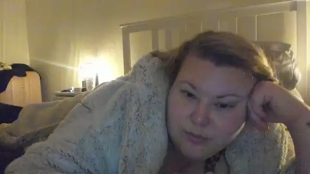 Snapshot of Busty-BBW-Emilie chatting on January 21, 2:00 am Busty-BBW-Emilie online show from January 21, 2:00 am