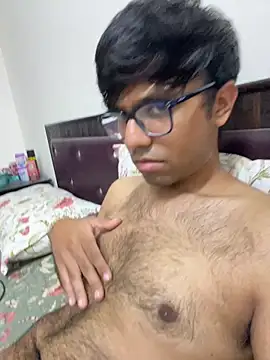 BoyzaraHatke online show from April 11, 6:45 pm