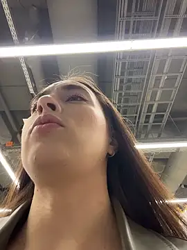 Holly Play online show from April 8, 12:05 pm