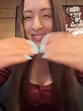 Holly Play online show from July 8, 9:58 am