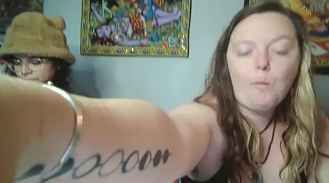 Snapshot of Lyrann89 chatting on December 1, 11:14 pm Lyrann89 online show from December 1, 11:14 pm