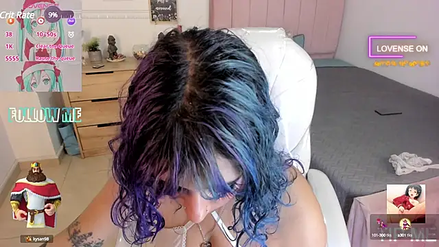 amber Thompson online show from December 5, 8:55 am