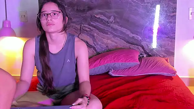 Snapshot of Couplehot__1 chatting on January 18, 7:07 am Couplehot 1 online show from January 18, 7:07 am