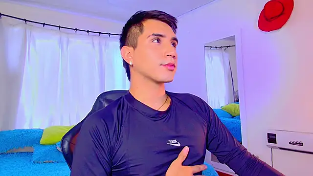 Chris Maddox online show from December 16, 6:46 pm