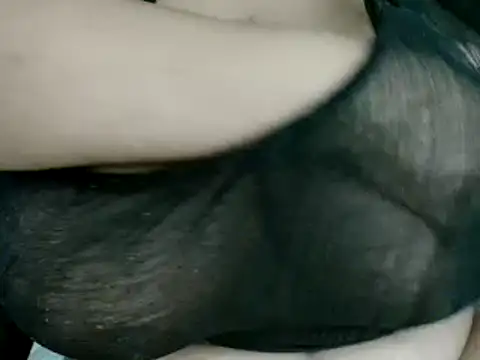 Snapshot of Hugetittiesxx2 chatting on February 12, 1:30 am Hugetittiesxx2 online show from February 12, 1:30 am