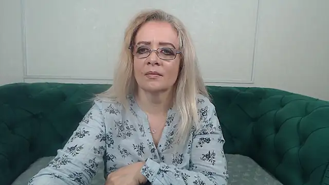 IvanaCharm online show from September 22, 3:30 am