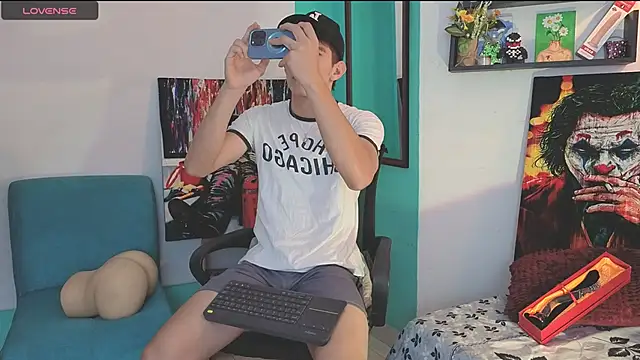 flowers18 online show from April 13, 10:26 pm