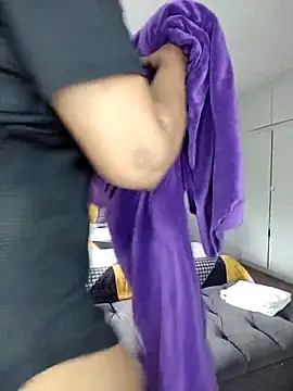 Snapshot of Drippincaty chatting on November 24, 8:14 am Drippincaty online show from November 24, 8:14 am