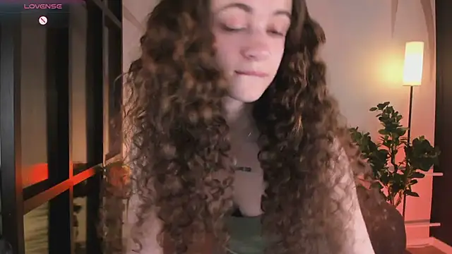 Snapshot of Curly_Moon chatting on July 1, 1:45 pm Curly Moon online show from July 1, 1:45 pm