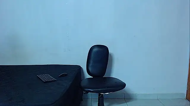 Snapshot of mikecoper_23 chatting on March 17, 1:21 am mikecoper 23 online show from March 17, 1:21 am