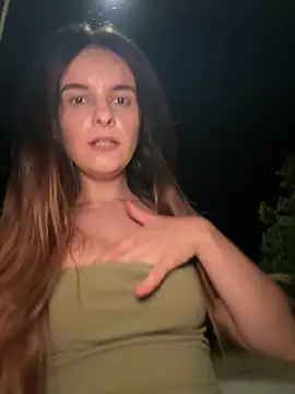 Snapshot of RaonXO chatting on August 6, 10:22 pm RaonXO online show from August 6, 10:22 pm