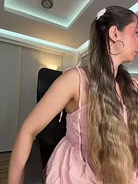 nicollefiorett online show from November 19, 10:54 pm