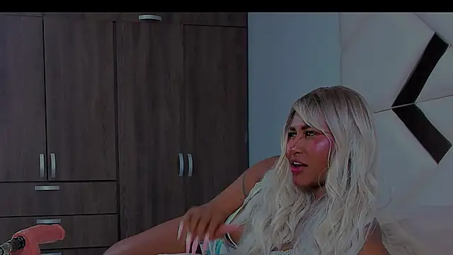 StormyButty18 online show from February 27, 11:49 pm