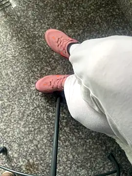 FeetVibe online show from October 11, 6:45 am