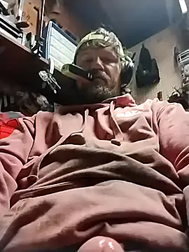 hornygiltz92 online show from December 4, 12:36 pm