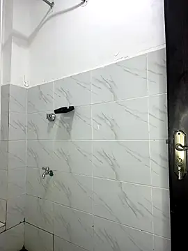 prettiepearl online show from October 31, 1:17 am