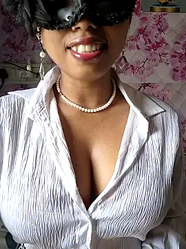 Snapshot of sandy_naughty chatting on February 14, 8:00 am sandy naughty online show from February 14, 8:00 am