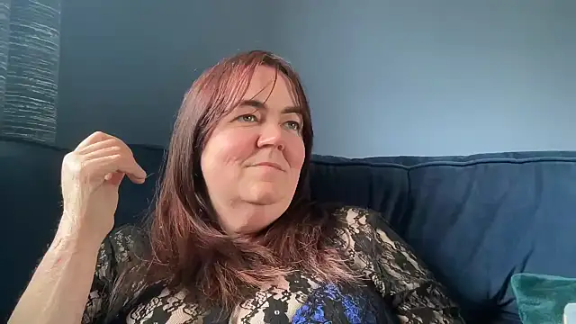 curvy-milf-abbie online show from May 16, 12:26 pm