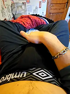 Azerty0911 online show from November 28, 8:17 am