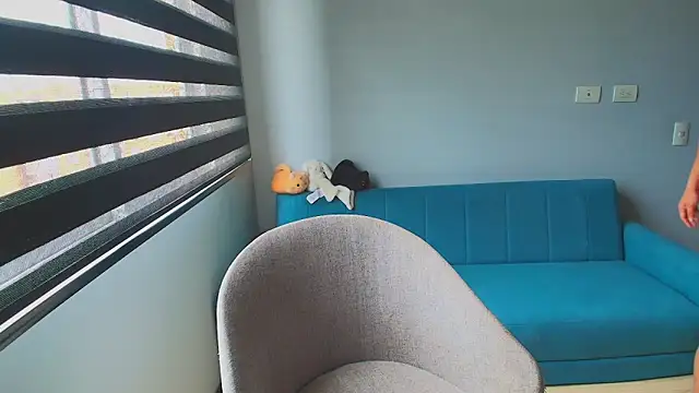 Snapshot of Lauri__fit chatting on October 27, 4:44 pm Lauri fit online show from October 27, 4:44 pm