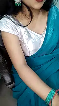 Snapshot of karishma chatting on December 23, 11:28 pm karishma online show from December 23, 11:28 pm