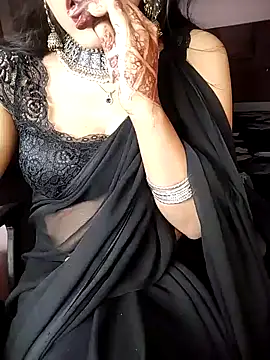 Snapshot of karishma chatting on December 28, 2:42 pm karishma online show from December 28, 2:42 pm