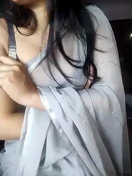 Snapshot of karishma chatting on January 6, 12:35 pm karishma online show from January 6, 12:35 pm