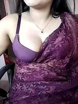 Snapshot of karishma chatting on January 7, 7:10 am karishma online show from January 7, 7:10 am