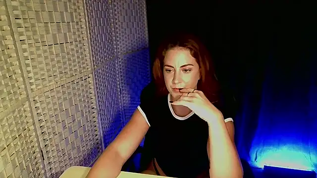 Snapshot of KayleyxEmily chatting on June 6, 8:02 pm KayleyxEmily online show from June 6, 8:02 pm