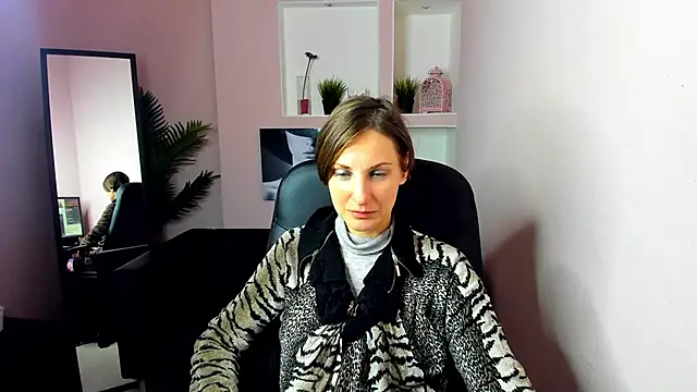 AuroraScript online show from December 18, 6:25 pm