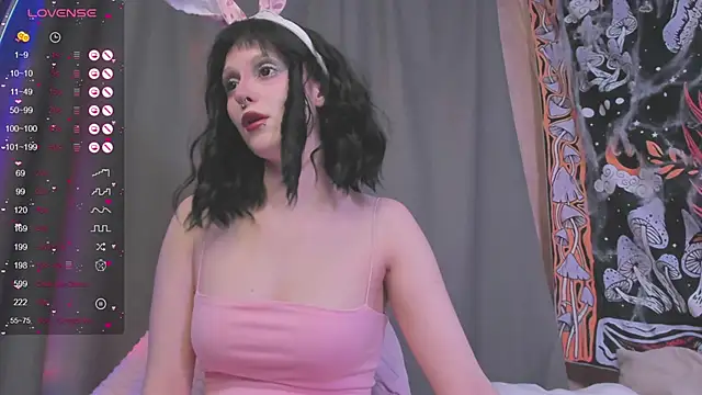 kissthasky online show from December 2, 5:57 am