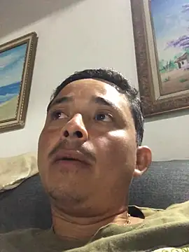 isacalejandroo online show from January 16, 4:17 am