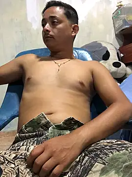 isacalejandroo online show from February 19, 3:17 am