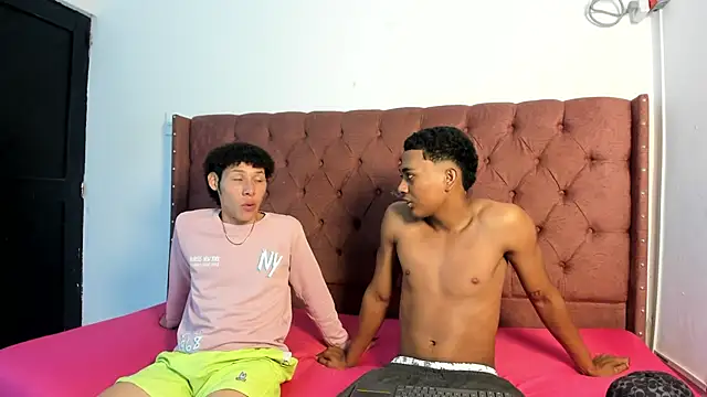 Snapshot of boys_yourparty chatting on December 19, 12:01 pm boys yourparty online show from December 19, 12:01 pm